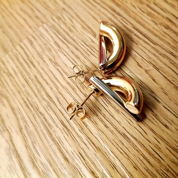 Elegant Gold and Silver Earrings - Picture 4 of 5